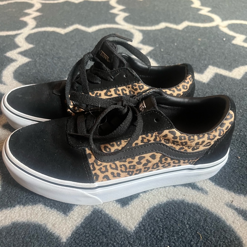 CHEETA PLATFORM VANS